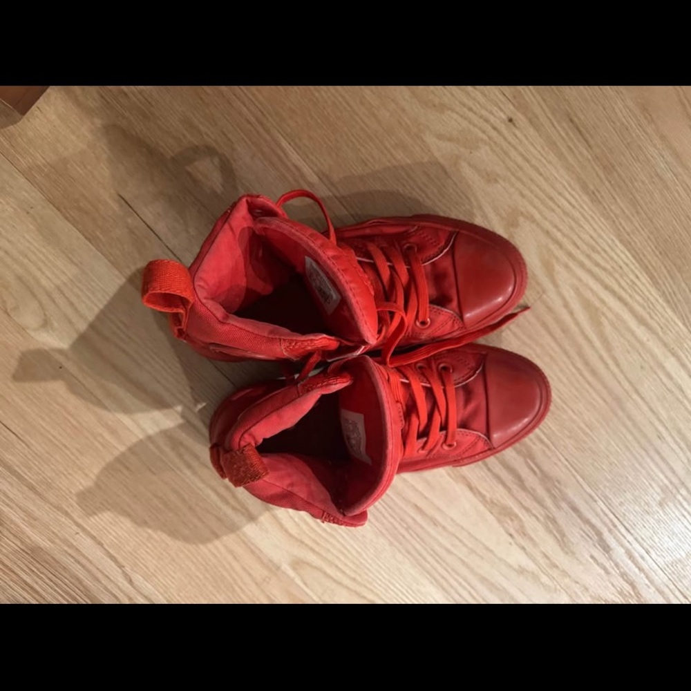 Converse Red High-Top Sneakers Classic Design